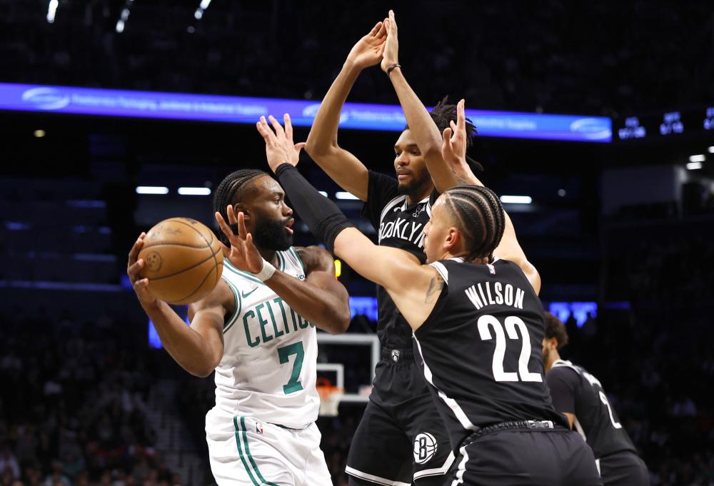 还在本方半 还在本方半